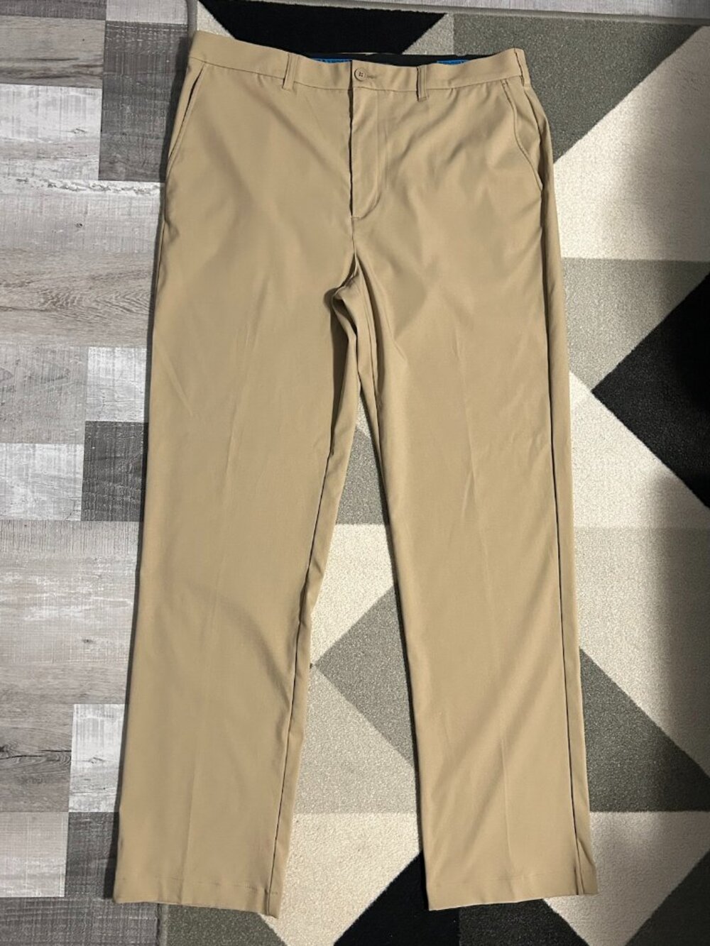 Roundtree & Yorke Men's Tan Performance Chino Pants Golf Athletic Men's 40 X 36